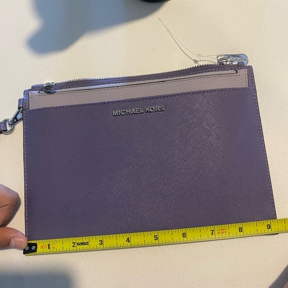 Michael Kors 2 in 1 wristlet Clutch - Picture 14 of 16